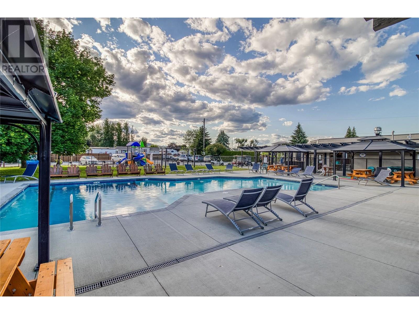 3303 415 Commonwealth Road, Kelowna