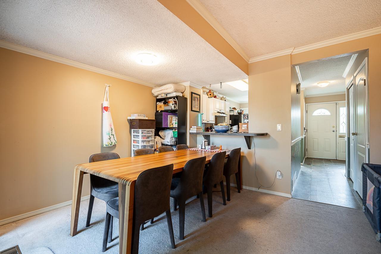 Photo 11 of 37 9348 128 Street, Surrey BC