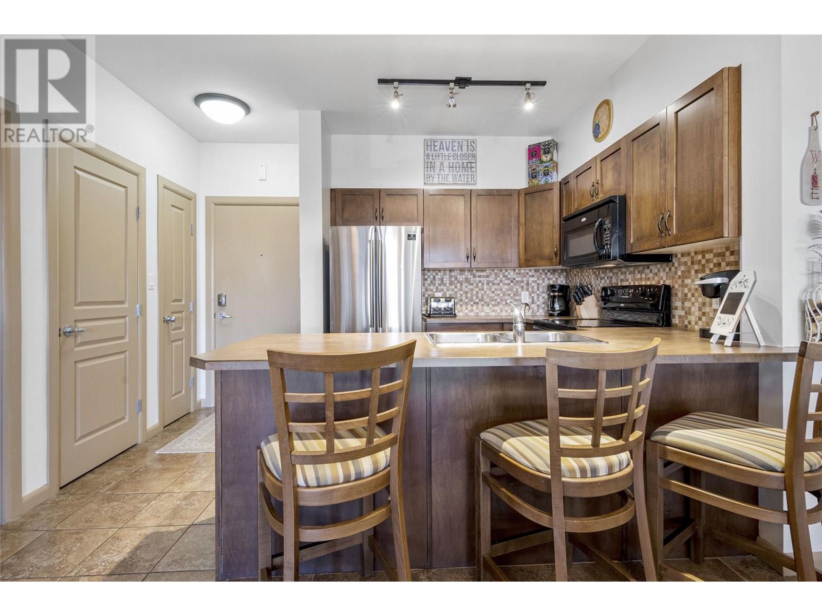 Photo 3 of 654 Cook Road Unit 412, Kelowna BC
