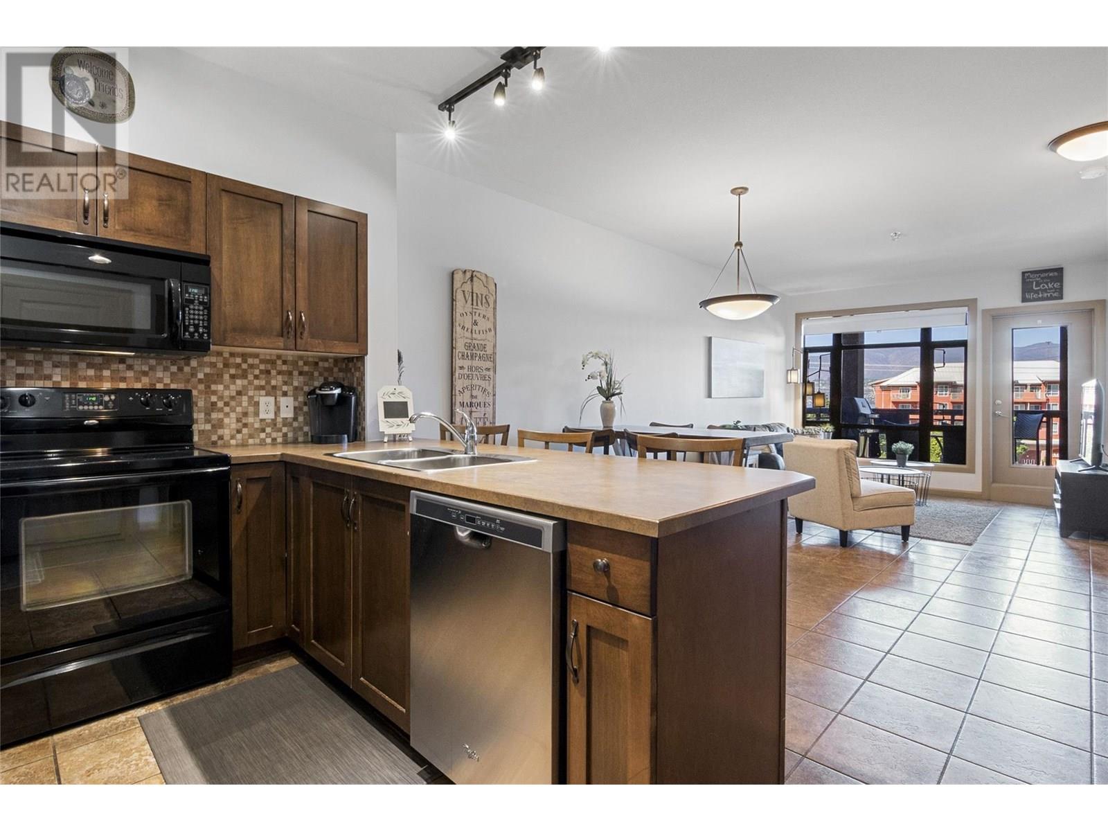 Photo 4 of 654 Cook Road Unit 412, Kelowna BC