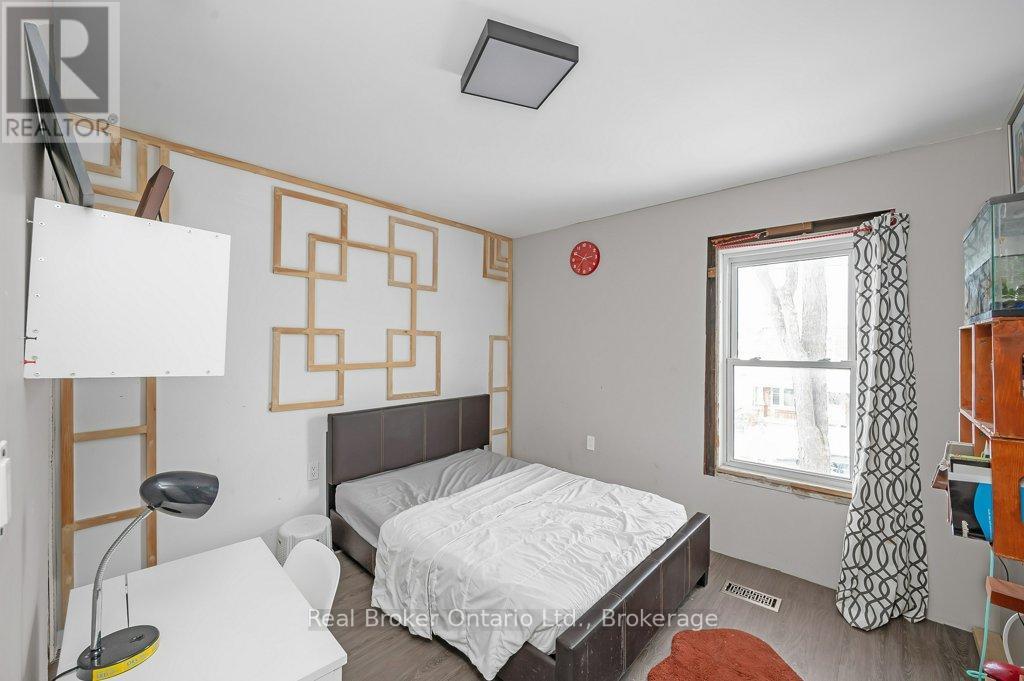 Photo 15 of 109 Arthur Street, Brantford ON