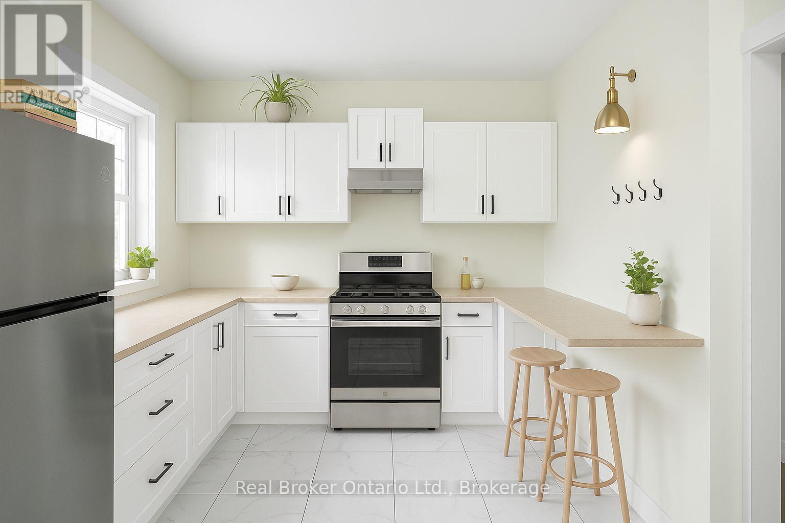 Photo 3 of 109 Arthur Street, Brantford ON
