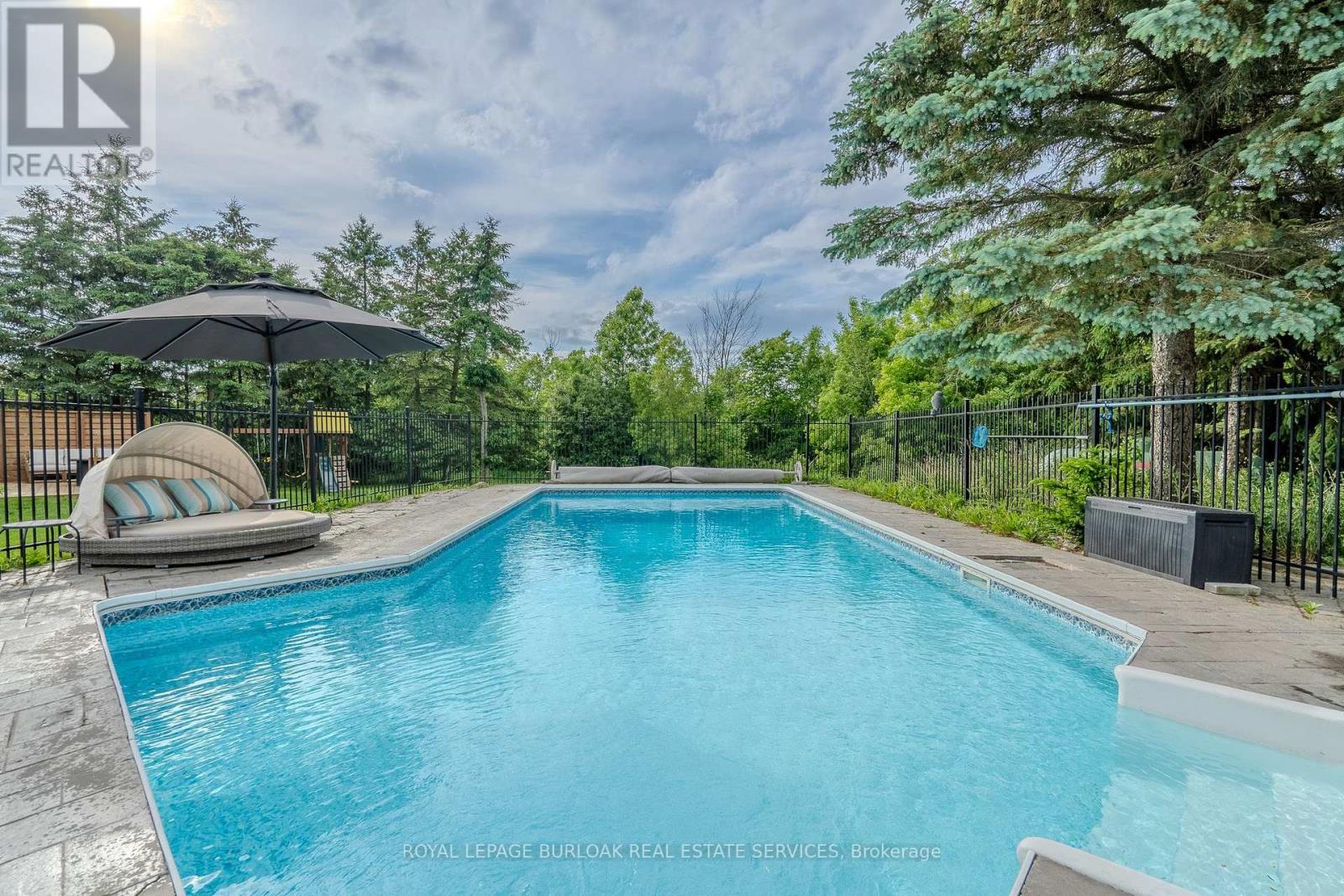 Photo 20 of 440 Fairbrother Road, Grimsby ON