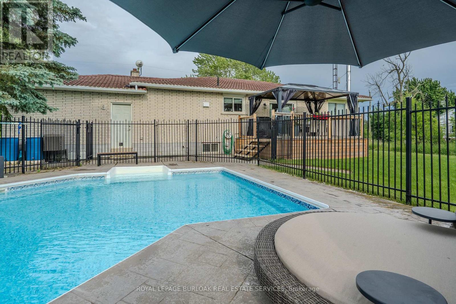 Photo 3 of 440 Fairbrother Road, Grimsby ON