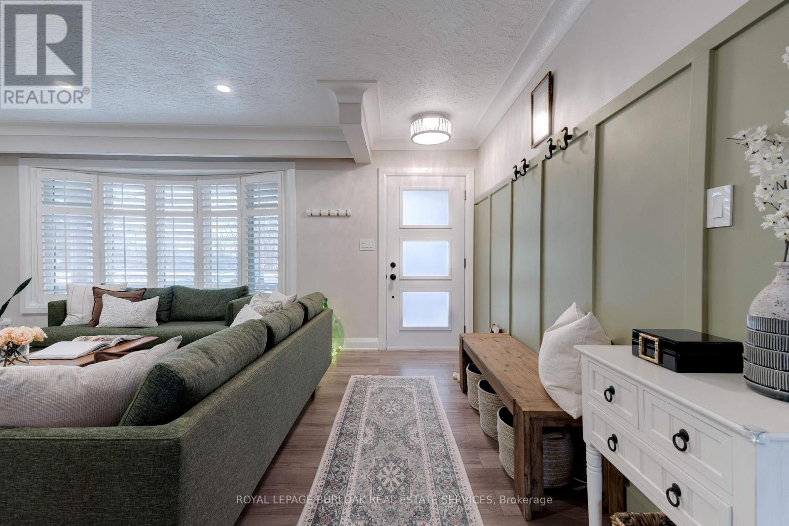 Photo 11 of 440 Fairbrother Road, Grimsby ON