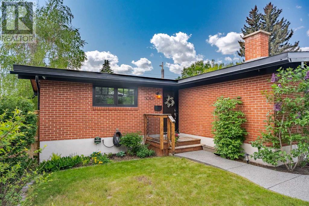 Single Family House Bungalow for Sale in  Brisebois Drive NW Brentwood Calgary 