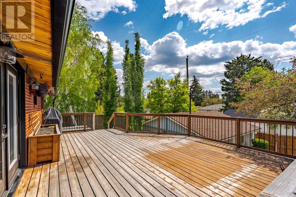 Single Family House Bungalow for Sale in  Brisebois Drive NW Brentwood Calgary 
