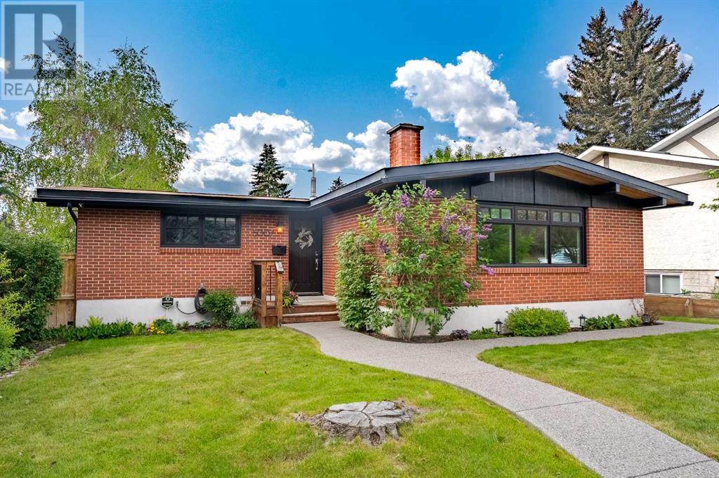 5007 Brisebois Drive NW, Calgary, Alberta