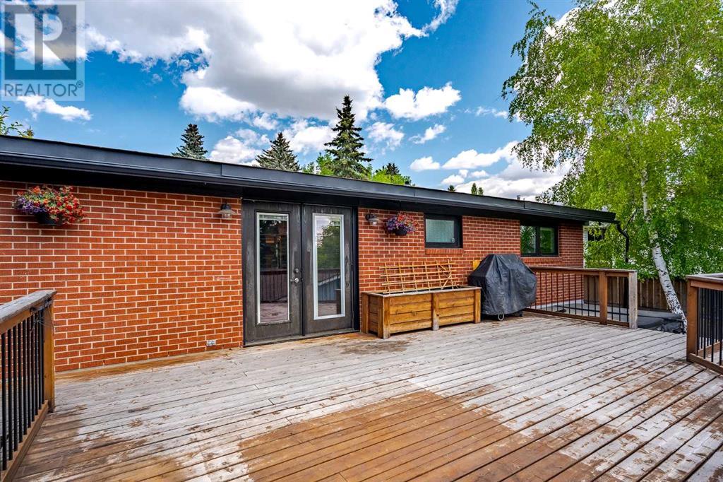 Single Family House Bungalow for Sale in  Brisebois Drive NW Brentwood Calgary 