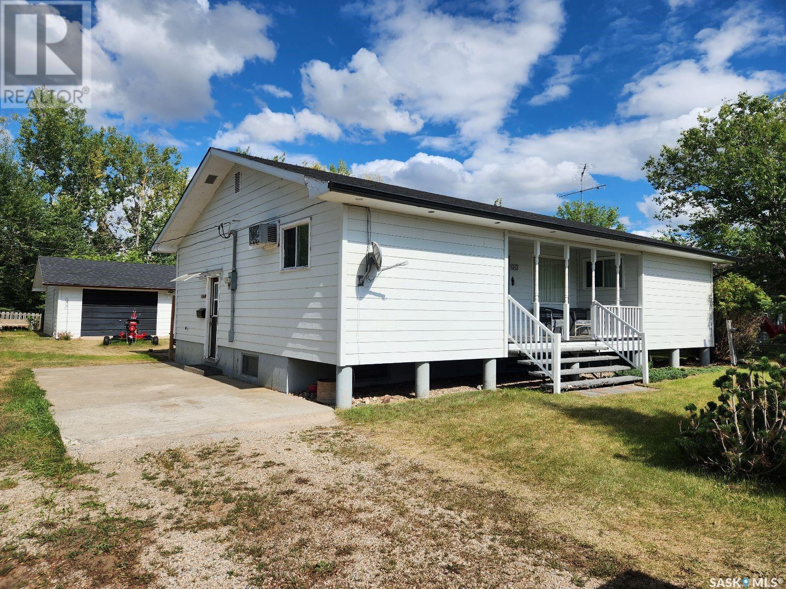 Photo 2 of 613 Sakuhikan Drive, Mistusinne SK