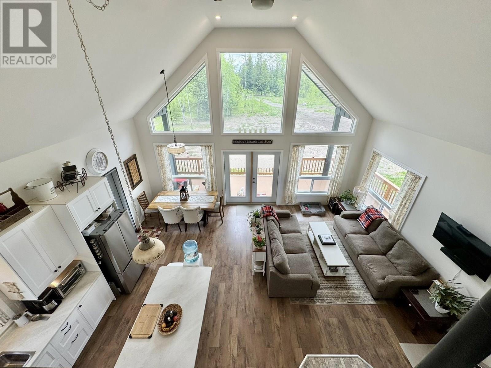5606 LITTLE FORT 24 HIGHWAY, Lone Butte