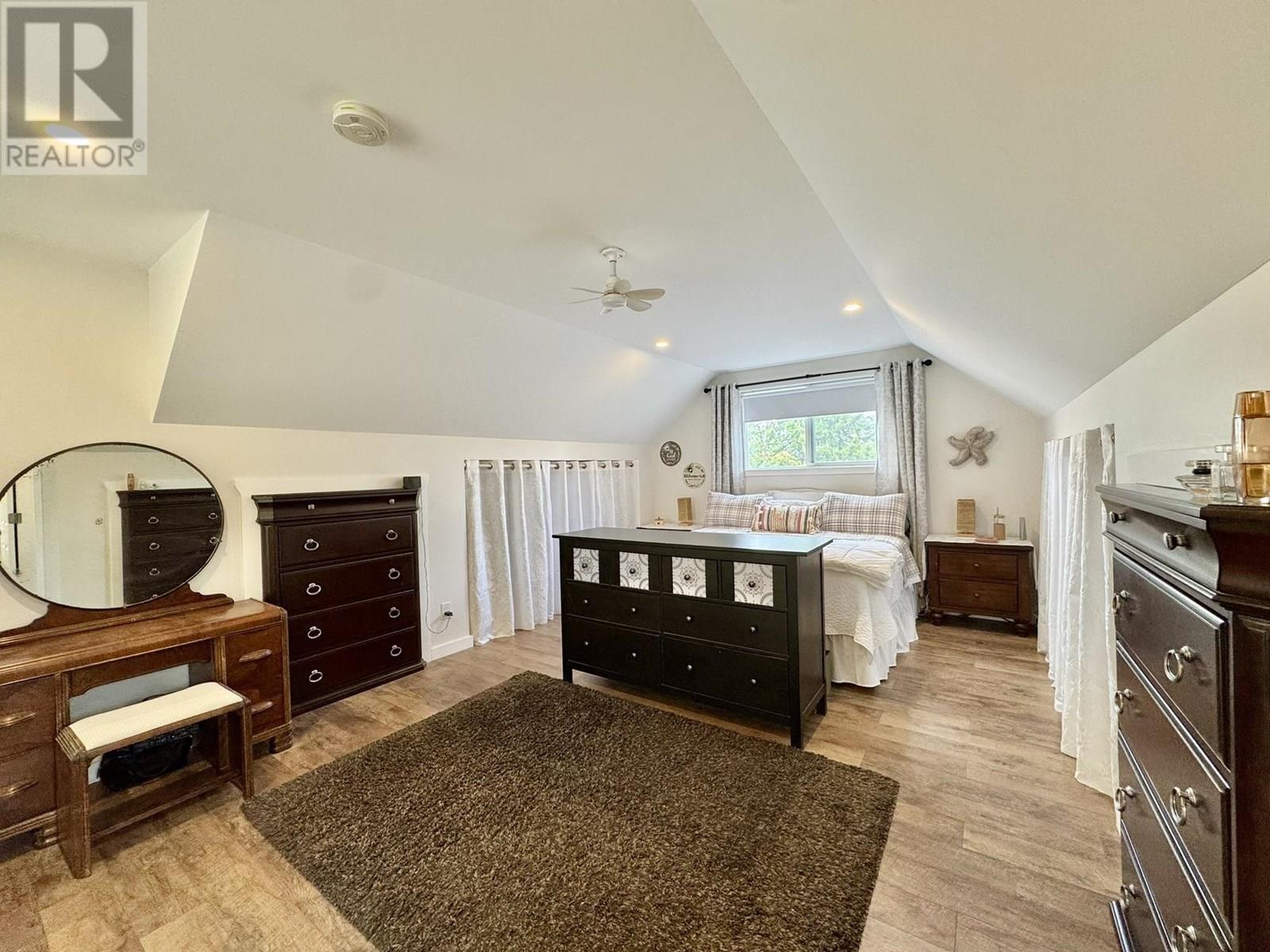 5606 LITTLE FORT 24 HIGHWAY, Lone Butte