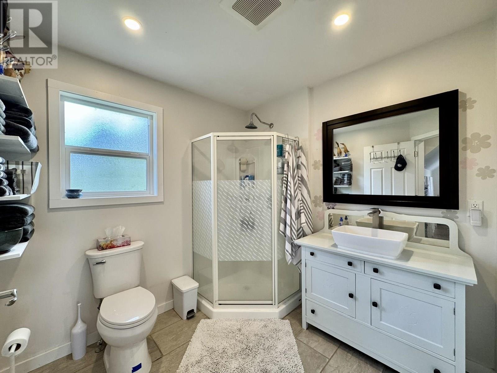 5606 LITTLE FORT 24 HIGHWAY, Lone Butte