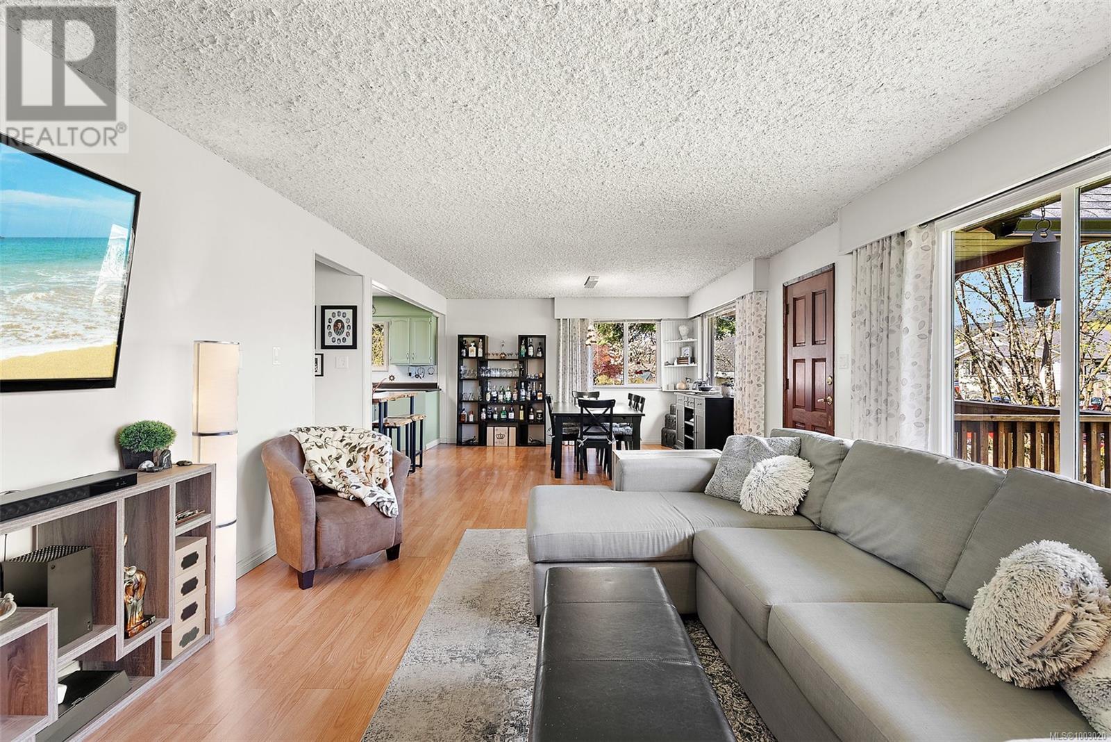Photo 13 of 3574 Cowichan Lake Rd, Duncan BC