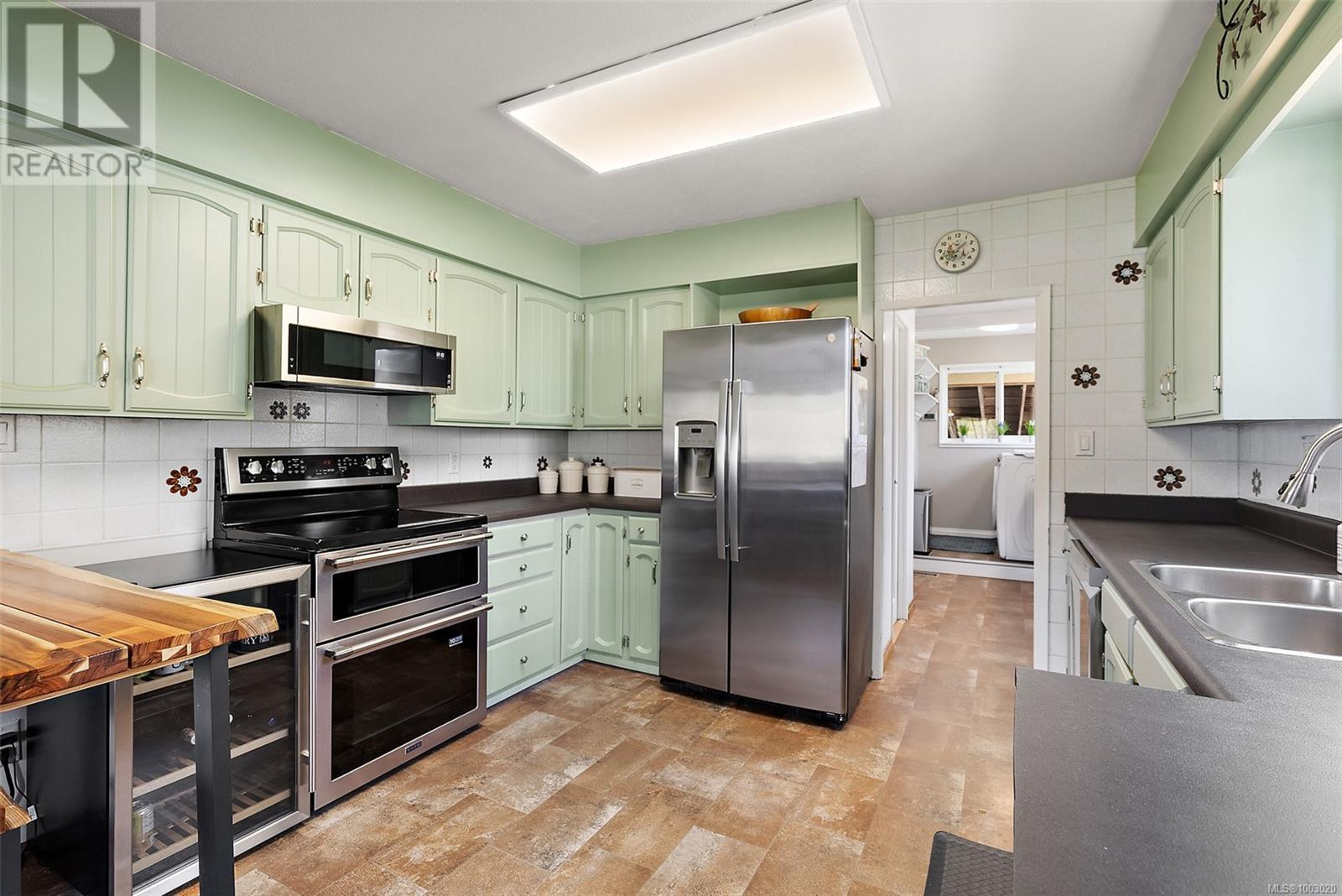 Photo 18 of 3574 Cowichan Lake Rd, Duncan BC