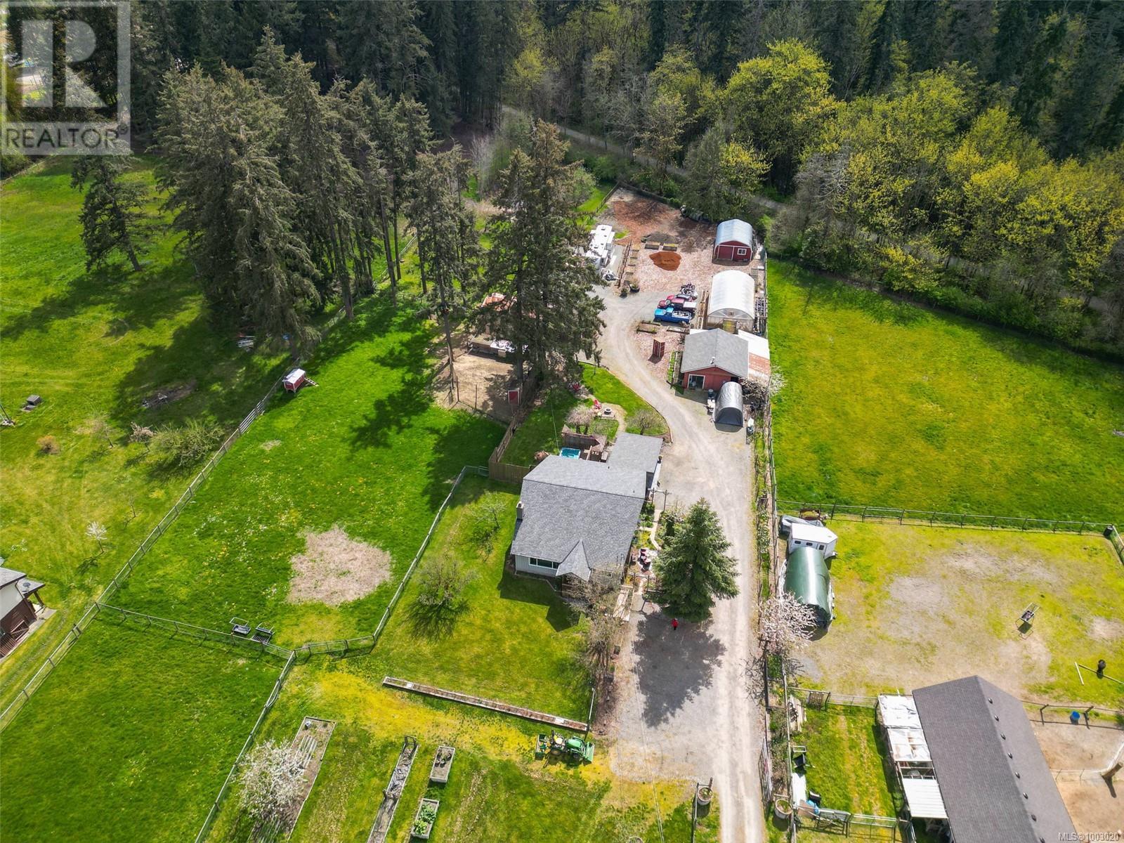 Photo 4 of 3574 Cowichan Lake Rd, Duncan BC