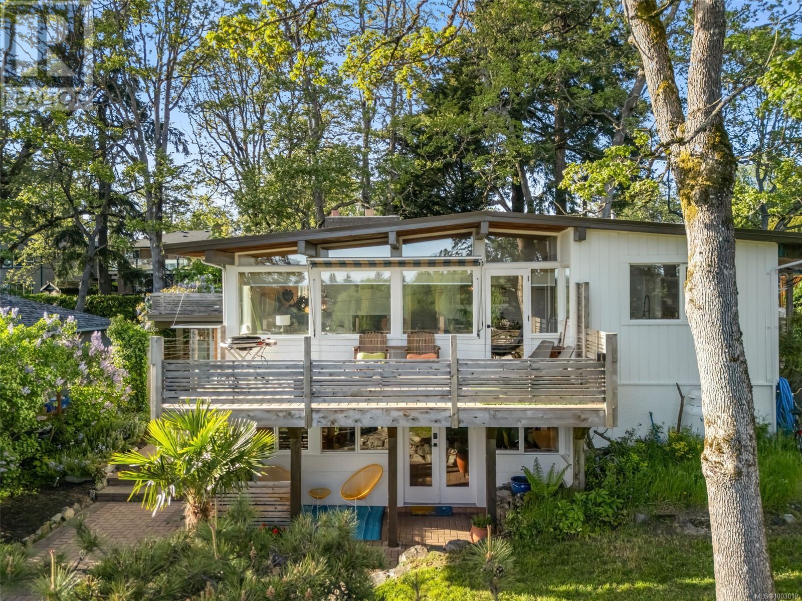 996 GREENRIDGE CRES - Image 2