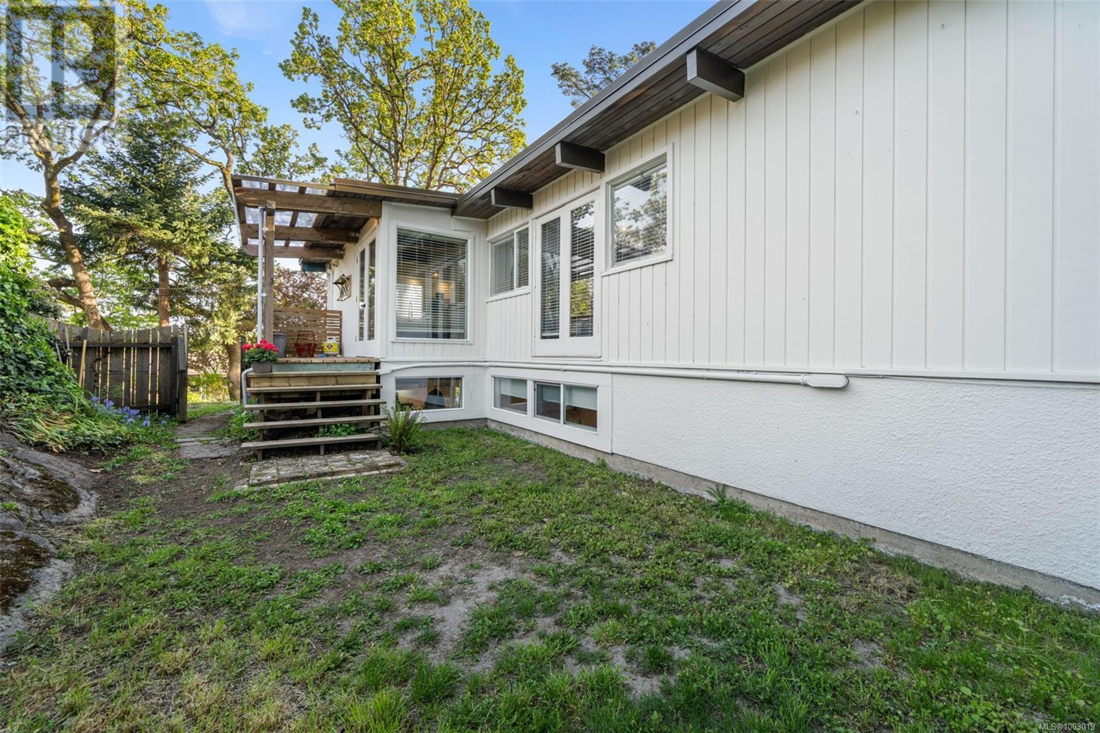 996 GREENRIDGE CRES - Image 52