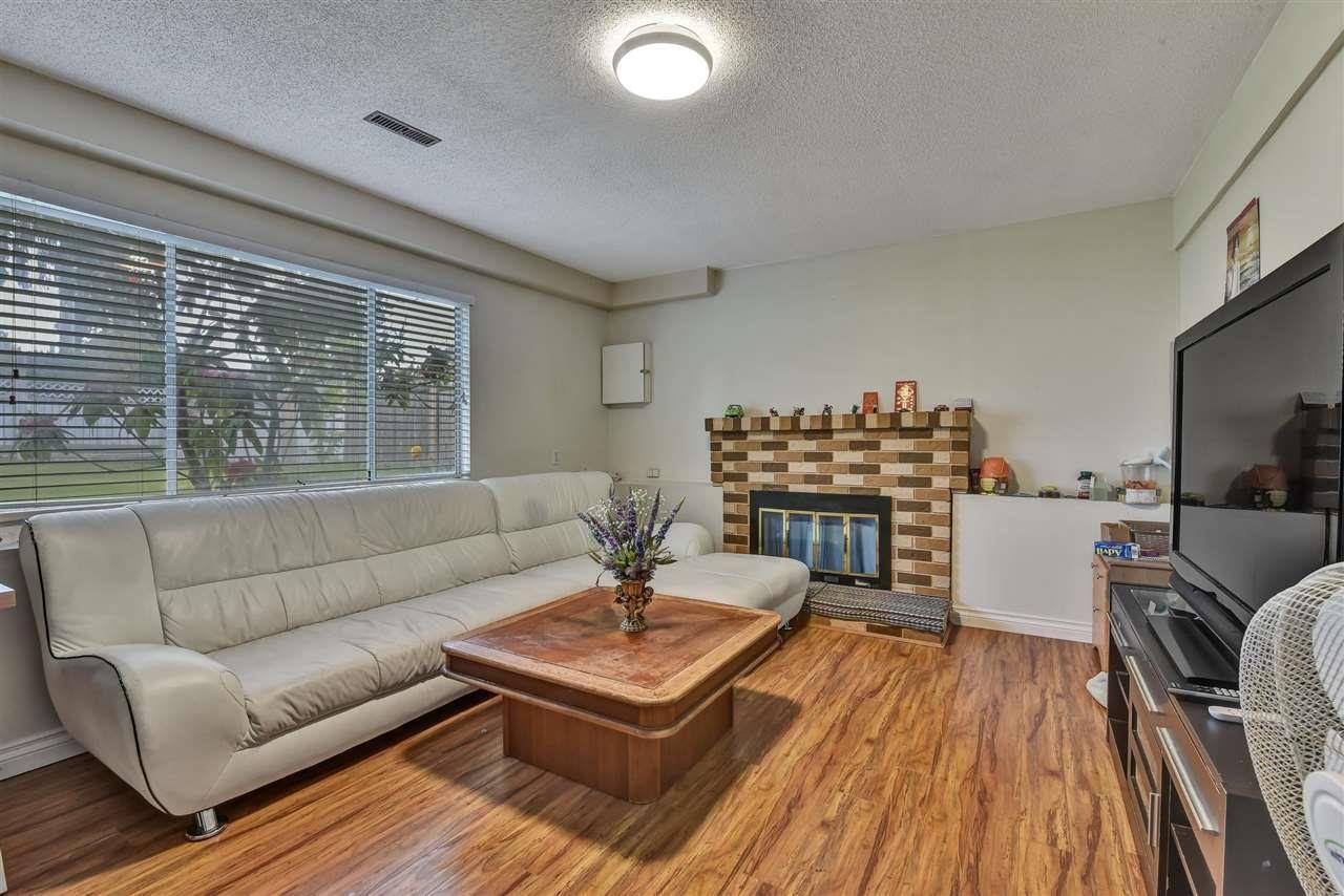 Photo 9 of 14888 96 Avenue, Surrey BC