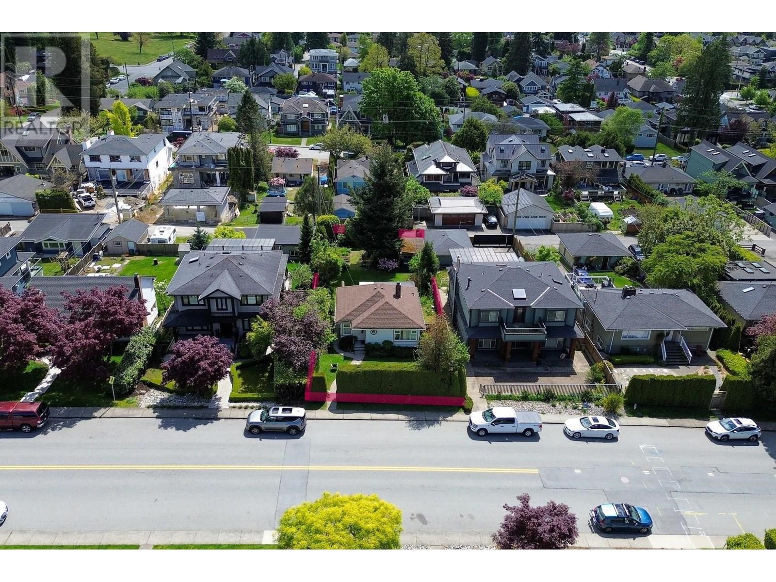 Photo 9 of 443 E 17th Street, North Vancouver BC