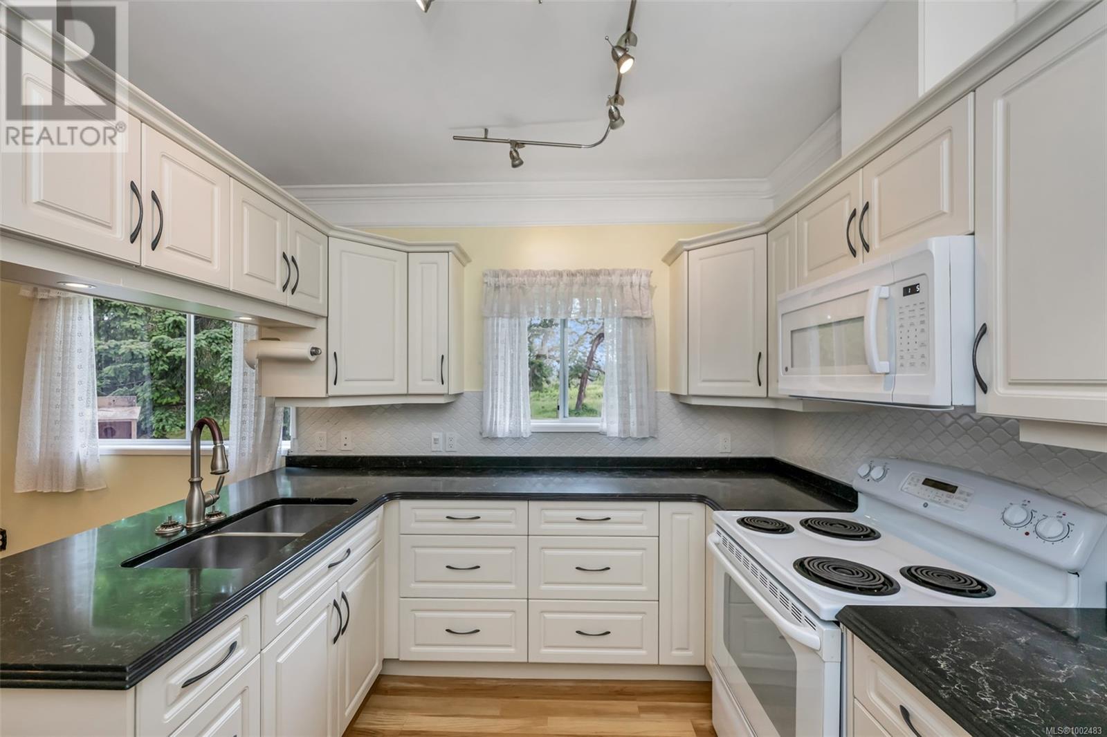 Photo 11 of 2375 Townend Rd, Duncan BC