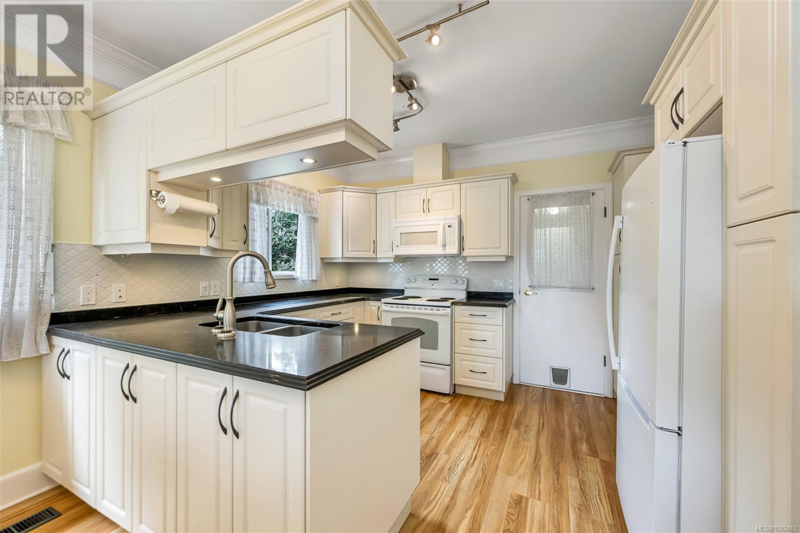 Photo 12 of 2375 Townend Rd, Duncan BC