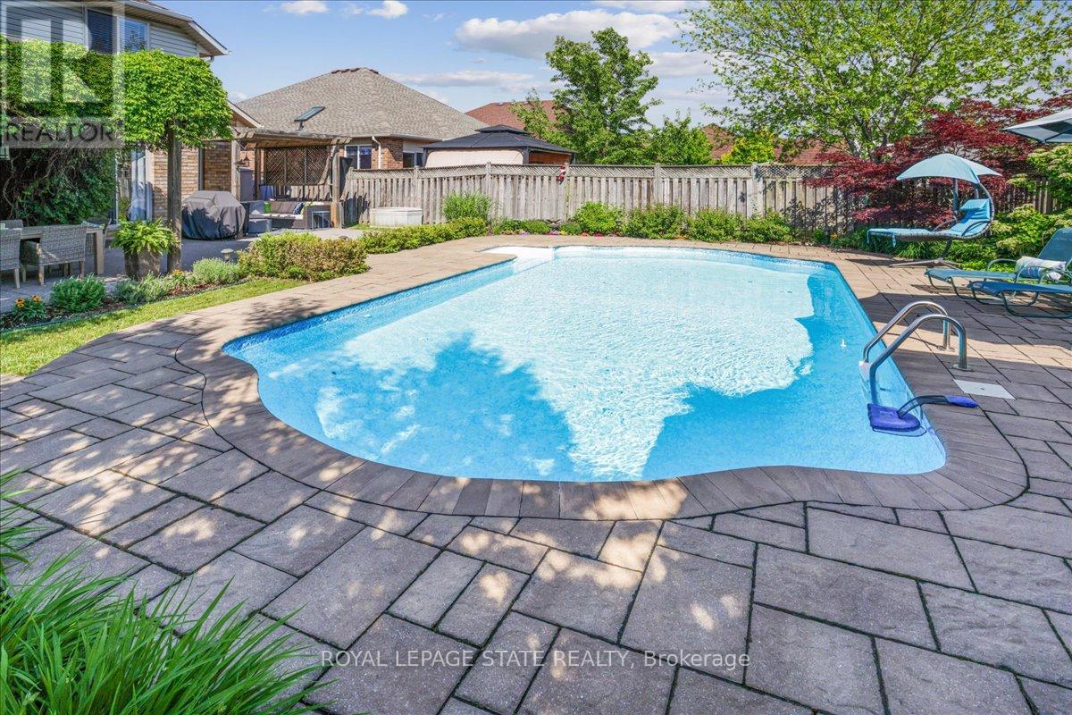 Photo 44 of 51 Napa Lane, Hamilton ON