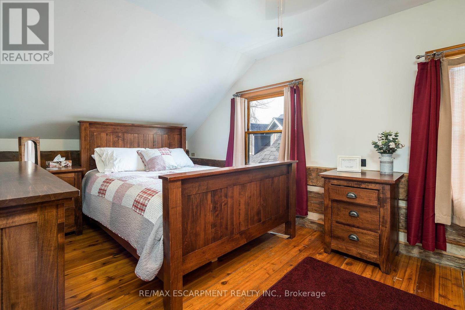 Photo 7 of 4 Buckingham Boulevard, Collingwood ON