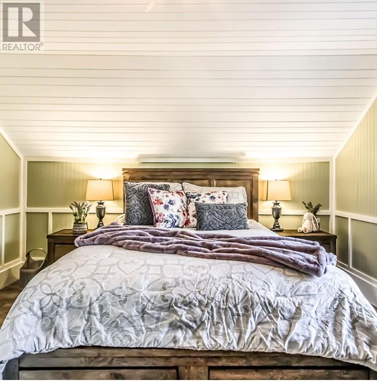  1009 Lawrence Avenue, Kelowna
