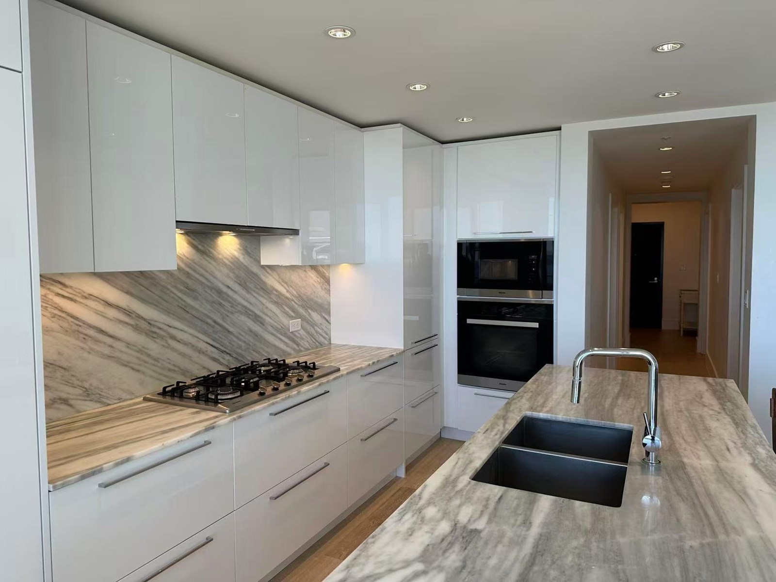 1106 1500 MARTIN STREET, White Rock real estate listing R2965298