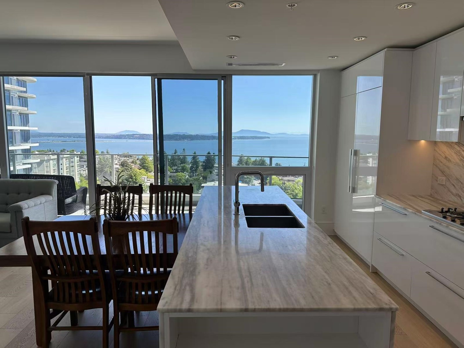 1106 1500 MARTIN STREET, White Rock real estate listing R2965298