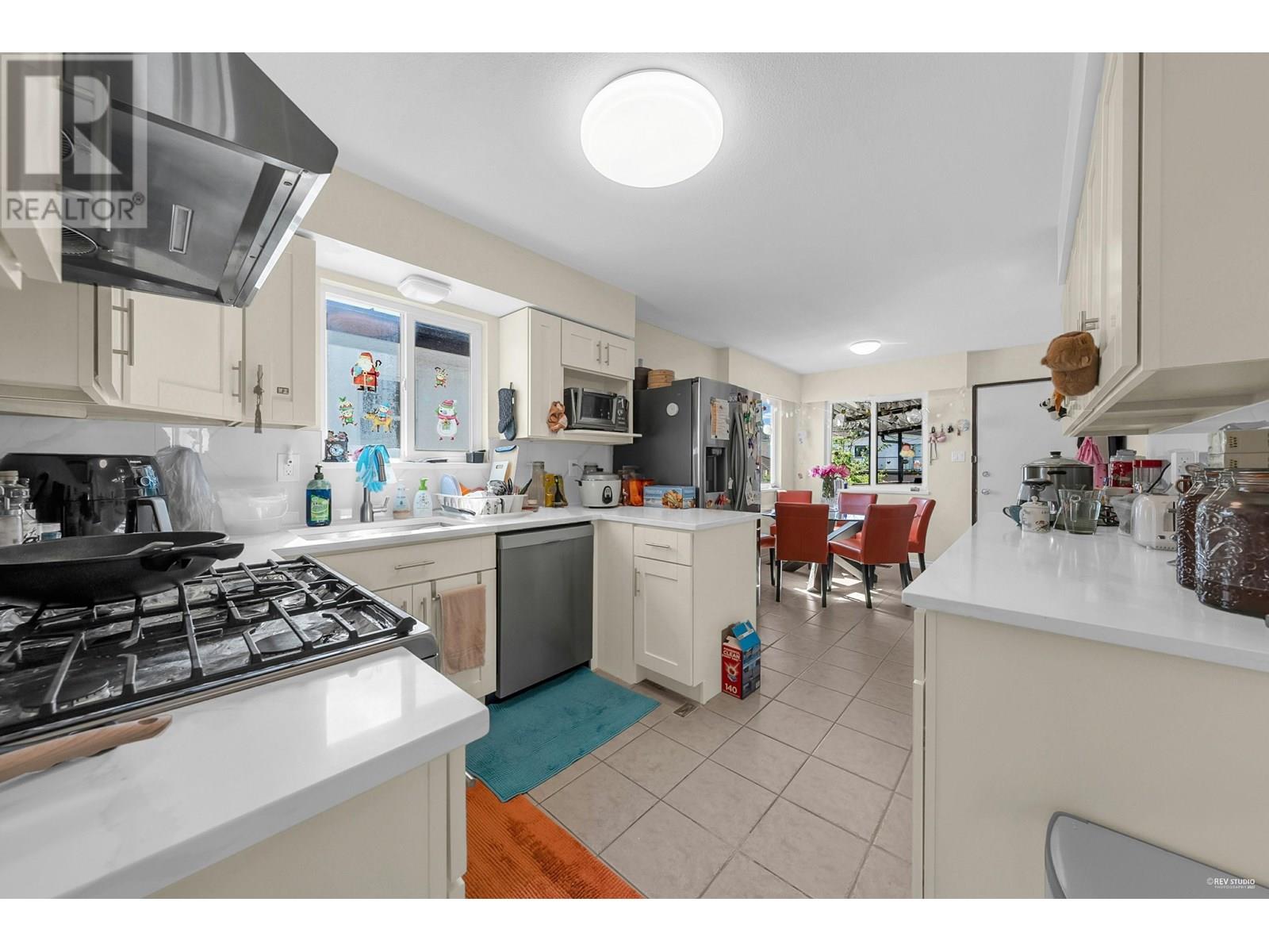 Photo 33 of 2086 E 40th Avenue, Vancouver BC