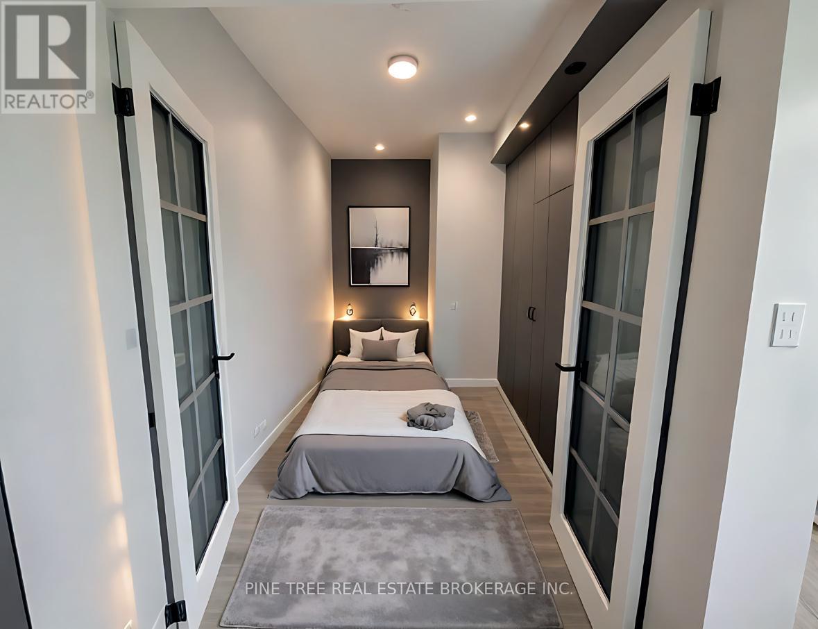 Photo 4 of 205 720 Yonge Street, Barrie ON
