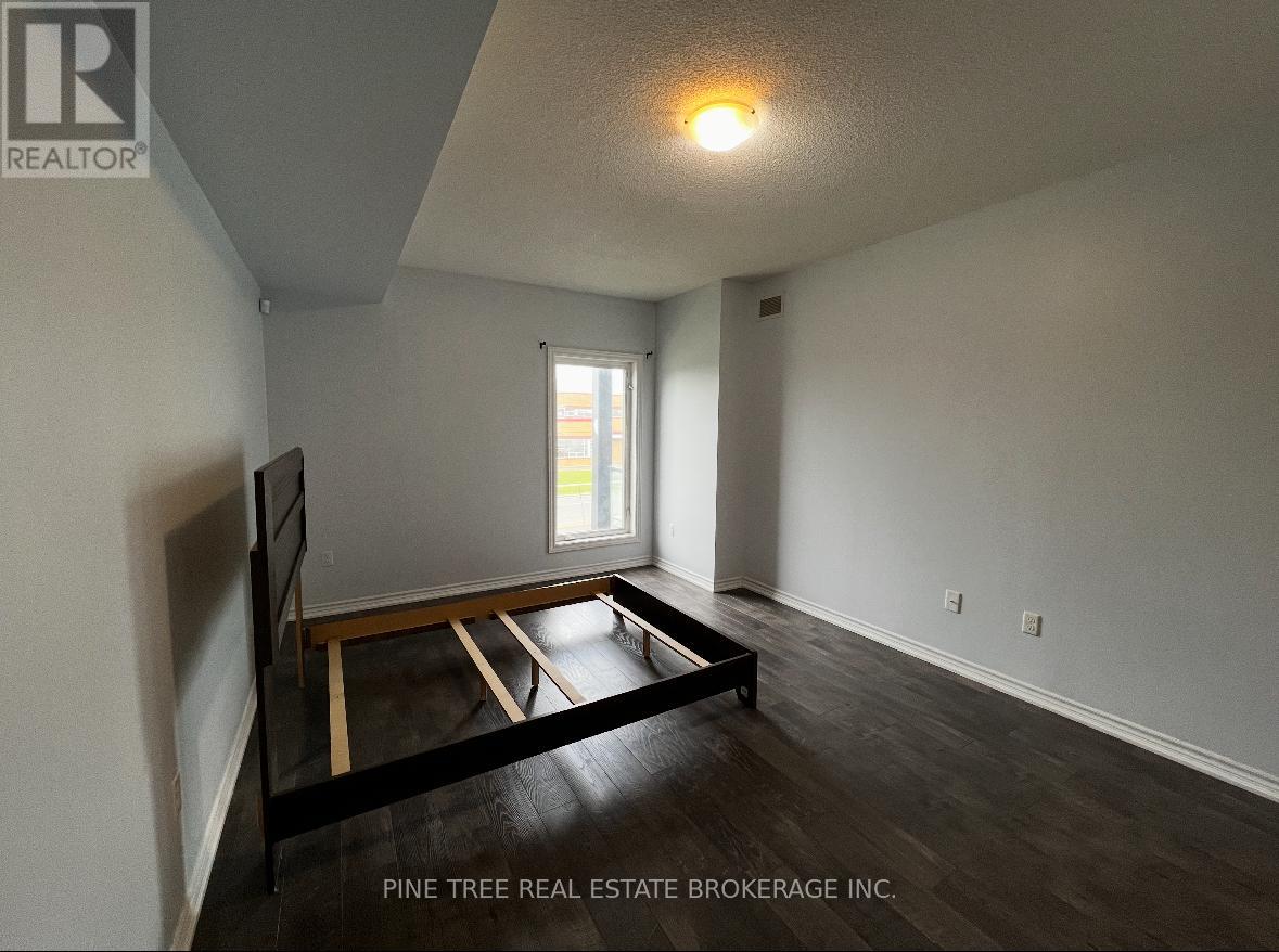 Photo 8 of 205 720 Yonge Street, Barrie ON