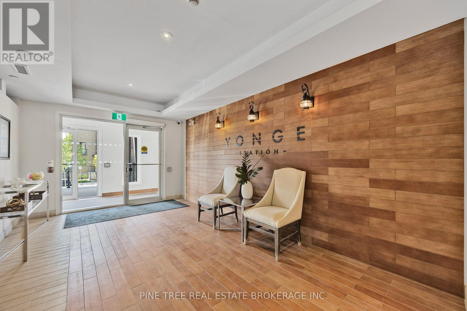 Photo 32 of 205 720 Yonge Street, Barrie ON