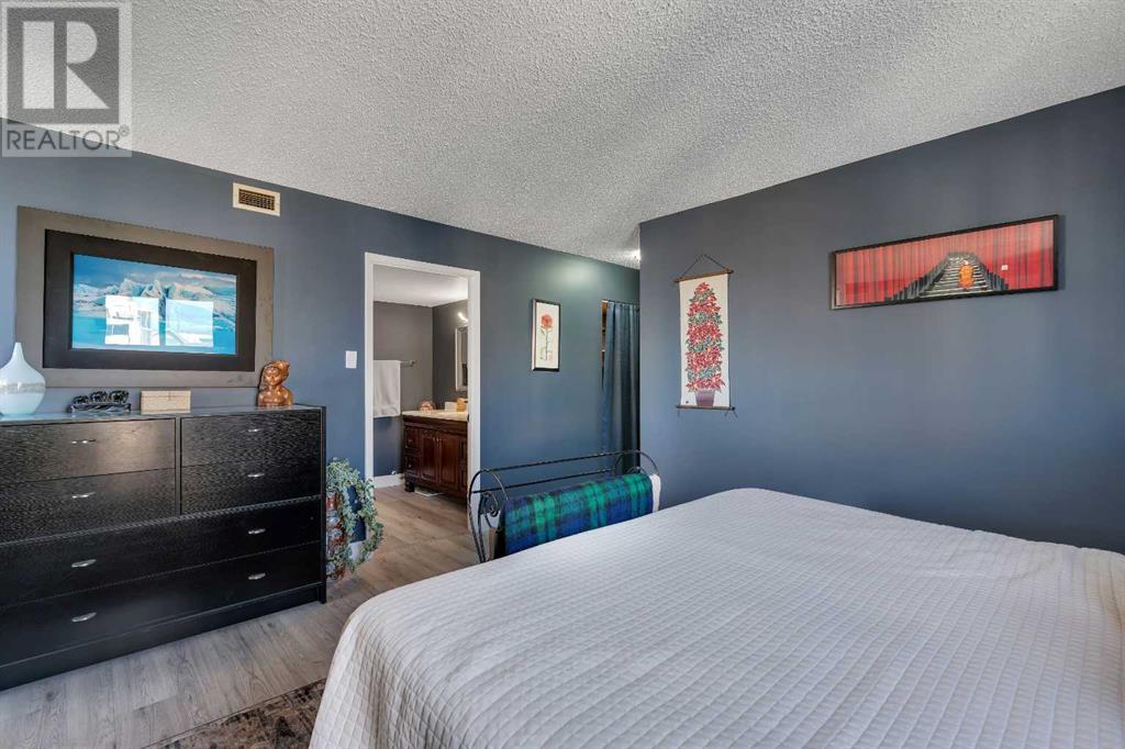 Single Family House for Sale in    Avenue SW Downtown West End Calgary 