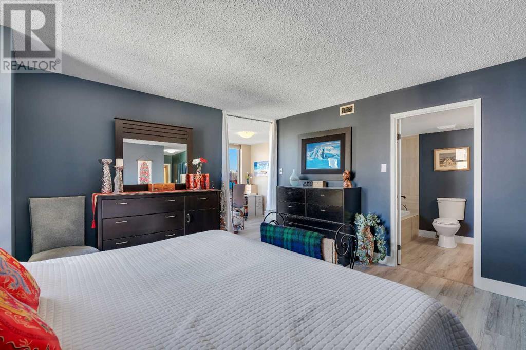 Single Family House for Sale in    Avenue SW Downtown West End Calgary 