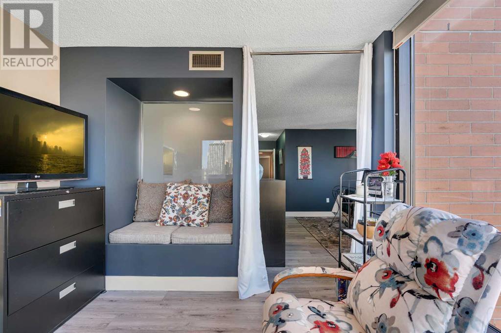 Single Family House for Sale in    Avenue SW Downtown West End Calgary 