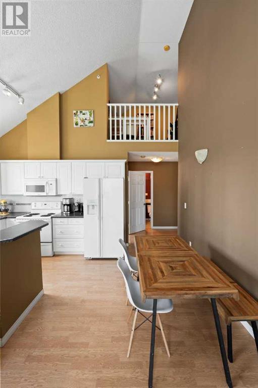 Single Family House Multi-level for Sale in    Avenue SW Beltline Calgary 