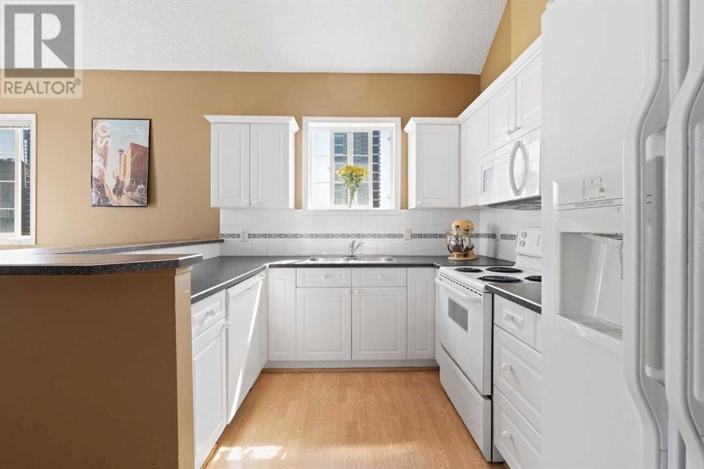 Single Family House Multi-level for Sale in    Avenue SW Beltline Calgary 