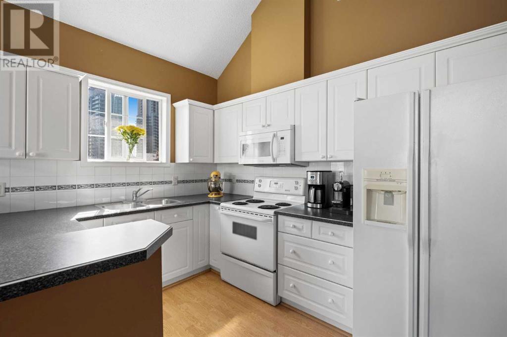 Single Family House Multi-level for Sale in    Avenue SW Beltline Calgary 