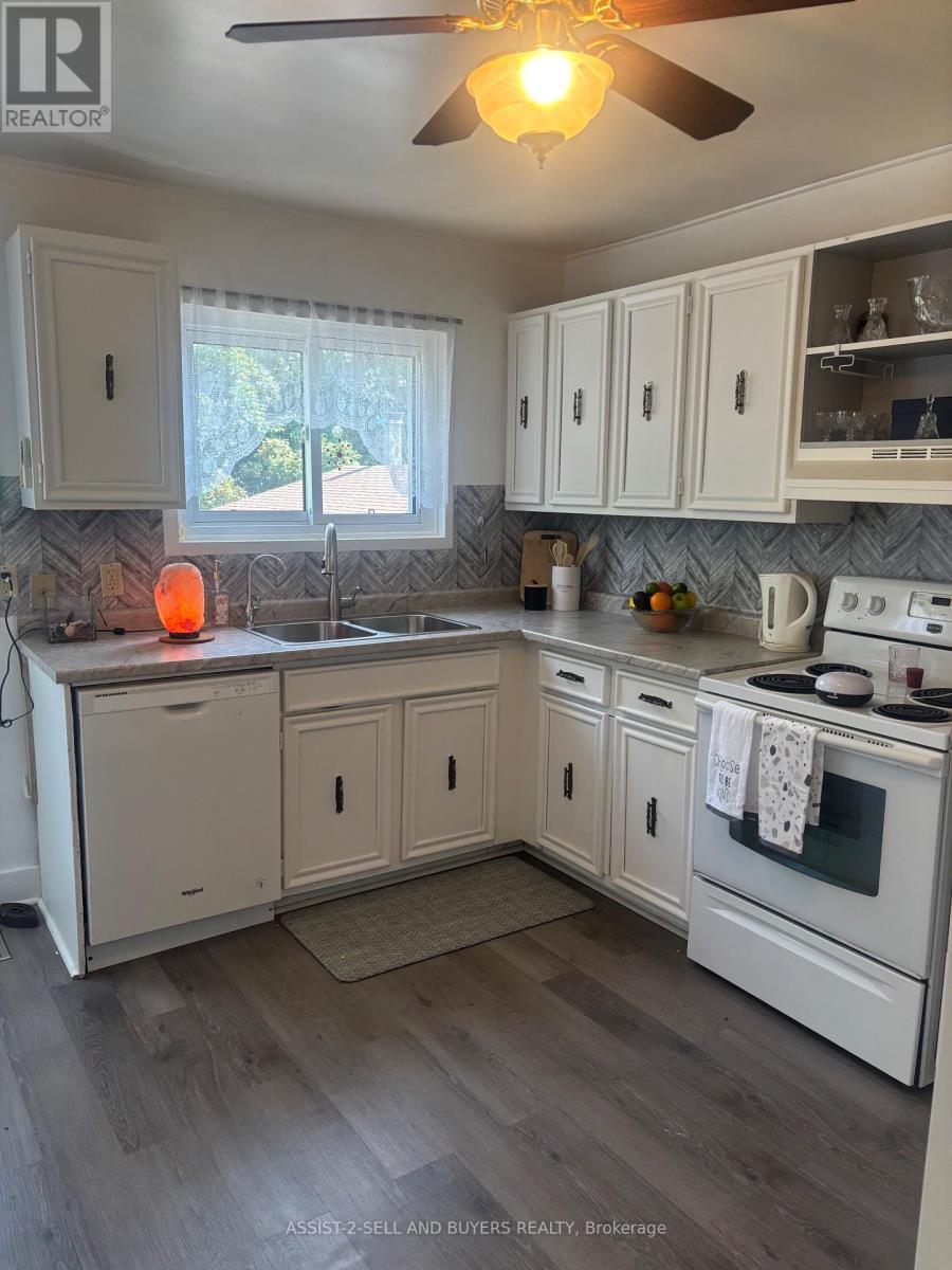 Photo 5 of 224 Mcgregor Avenue, Cornwall ON