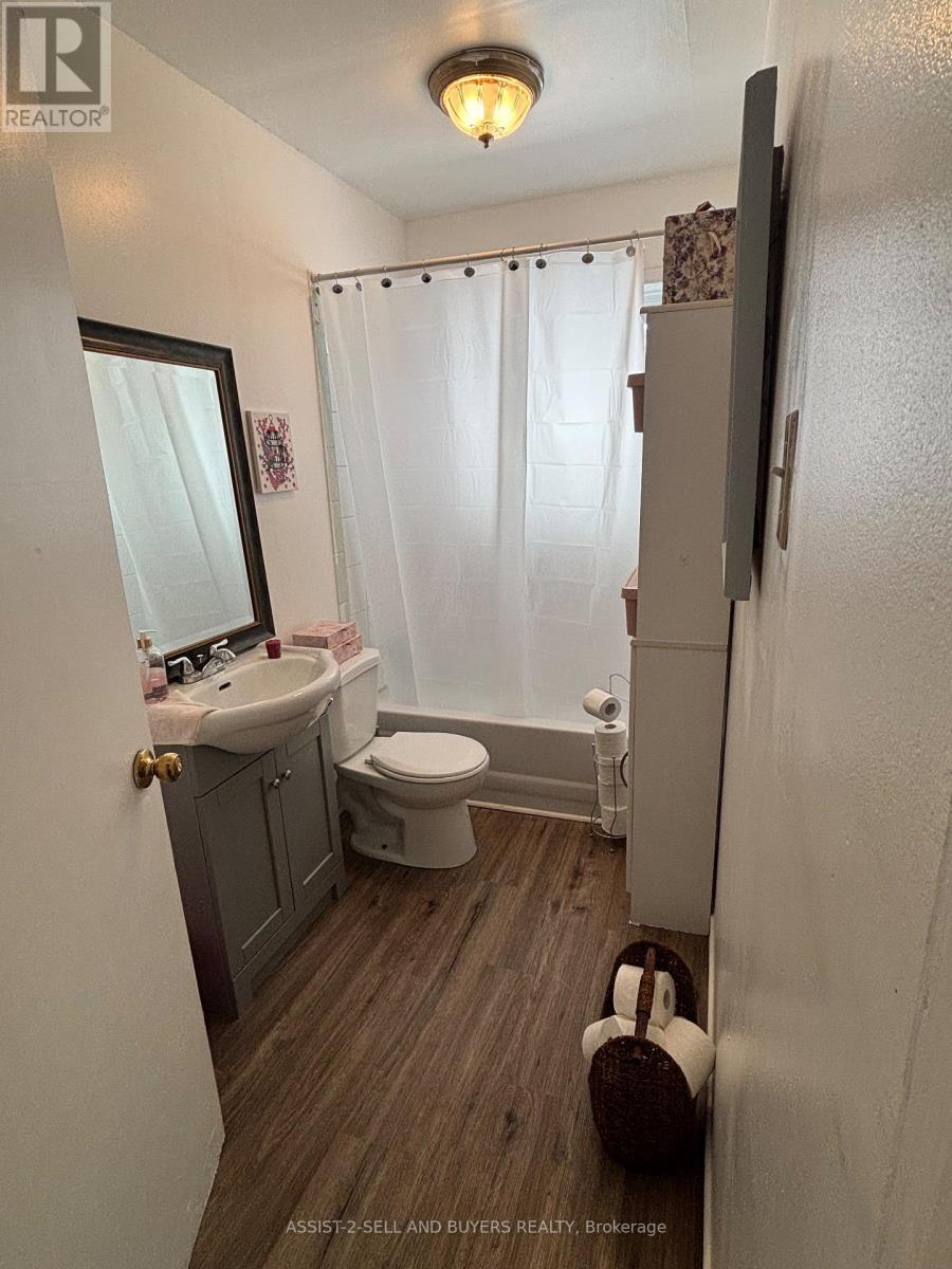 Photo 4 of 224 Mcgregor Avenue, Cornwall ON