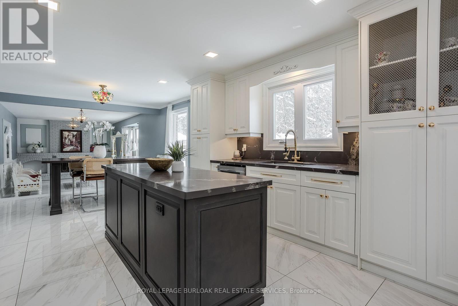 Photo 20 of 10 Karendale Crescent, Hamilton ON