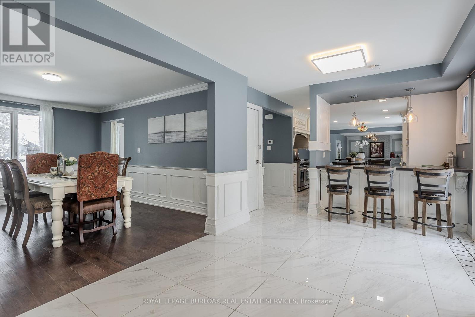 Photo 25 of 10 Karendale Crescent, Hamilton ON