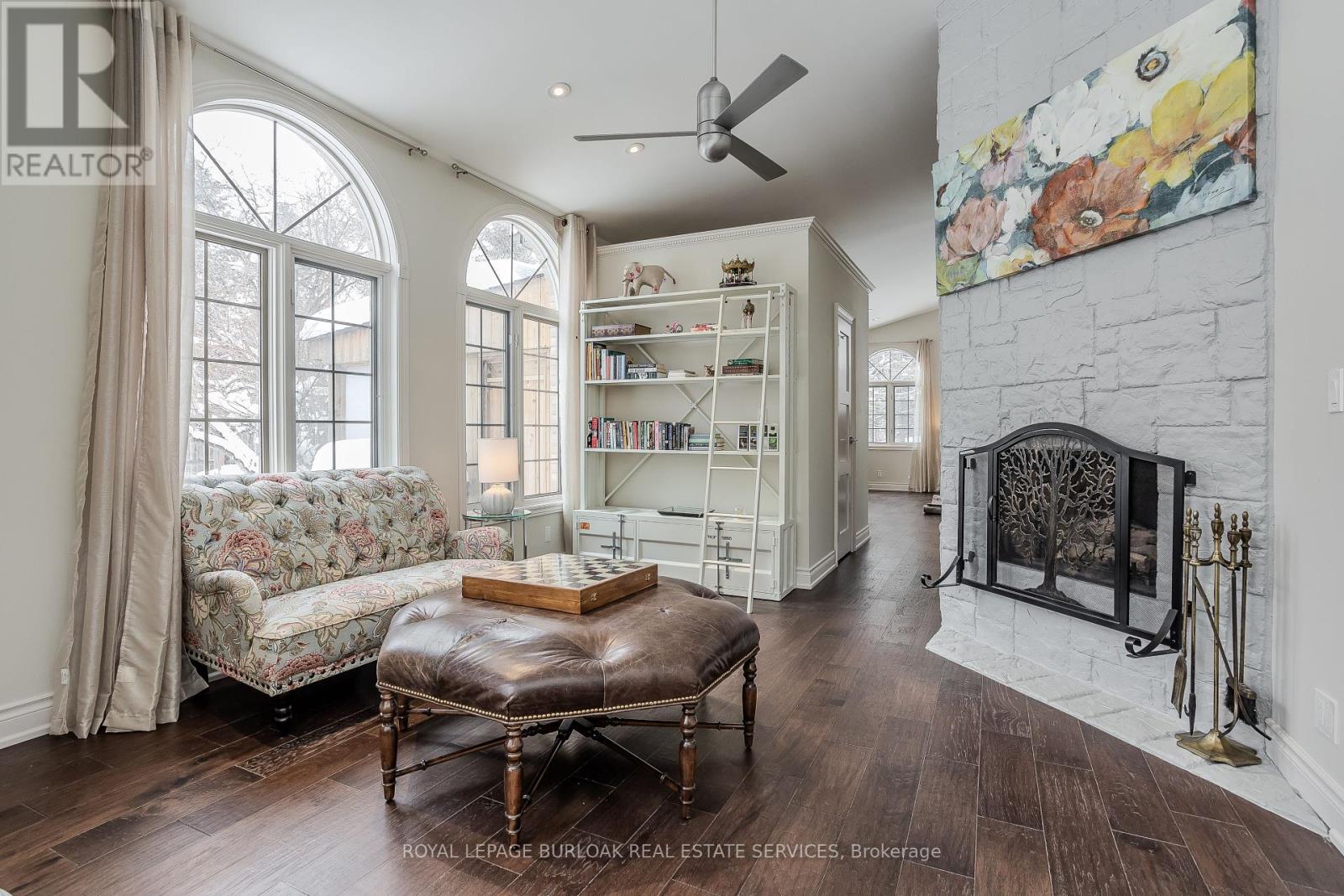 Photo 28 of 10 Karendale Crescent, Hamilton ON