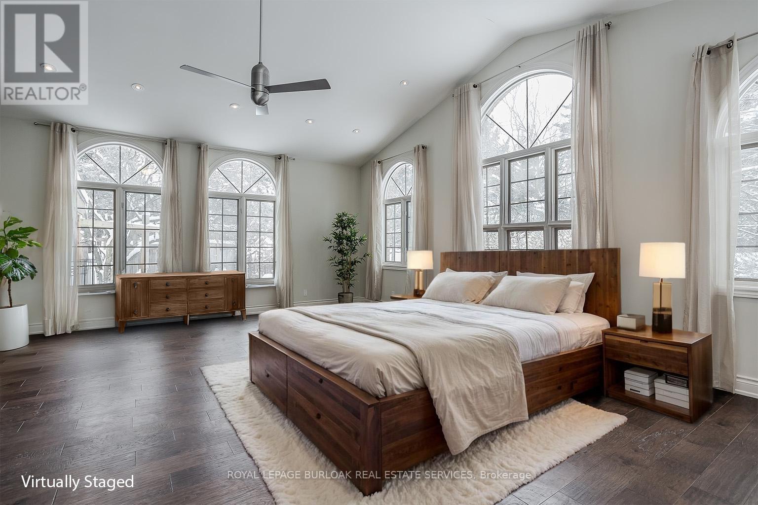 Photo 30 of 10 Karendale Crescent, Hamilton ON