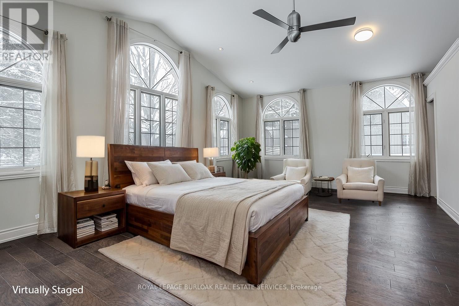 Photo 31 of 10 Karendale Crescent, Hamilton ON