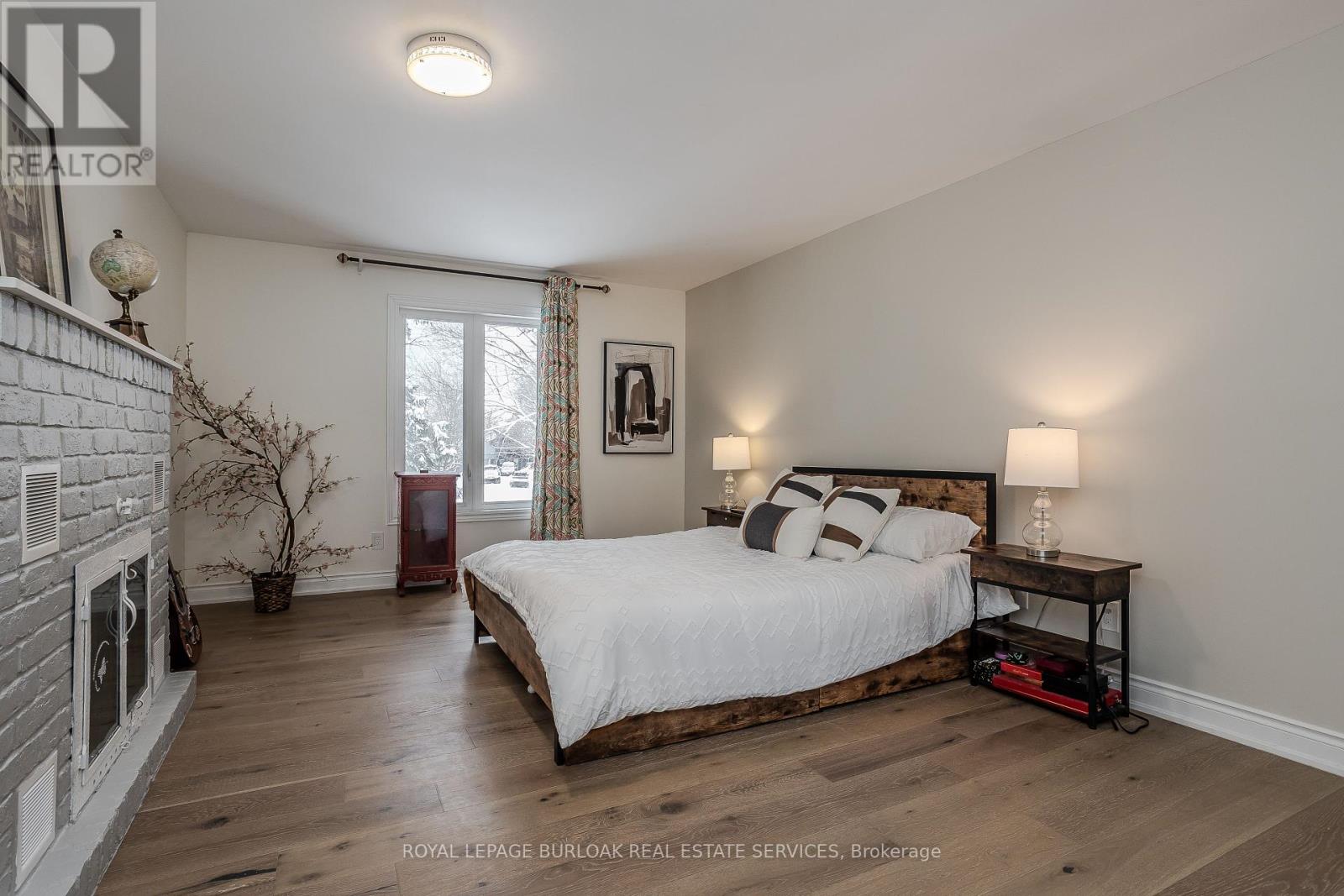 Photo 34 of 10 Karendale Crescent, Hamilton ON