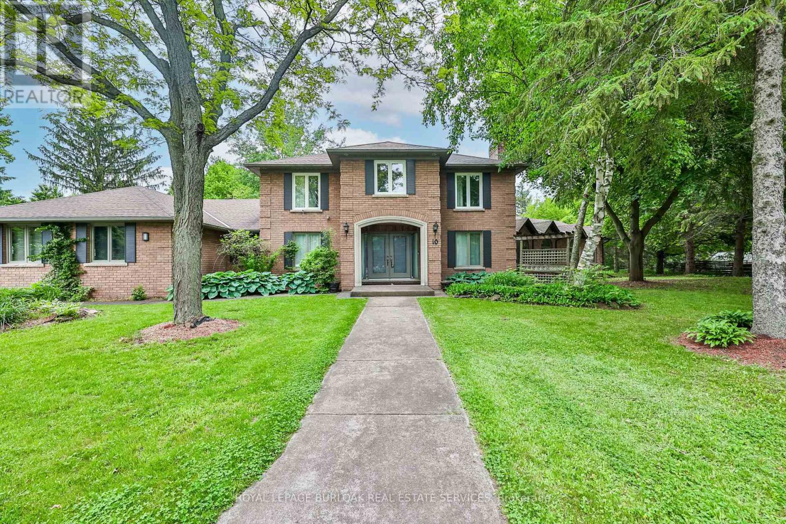 Photo 4 of 10 Karendale Crescent, Hamilton ON